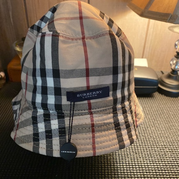 Burberry bucket hat - Picture 3 of 5